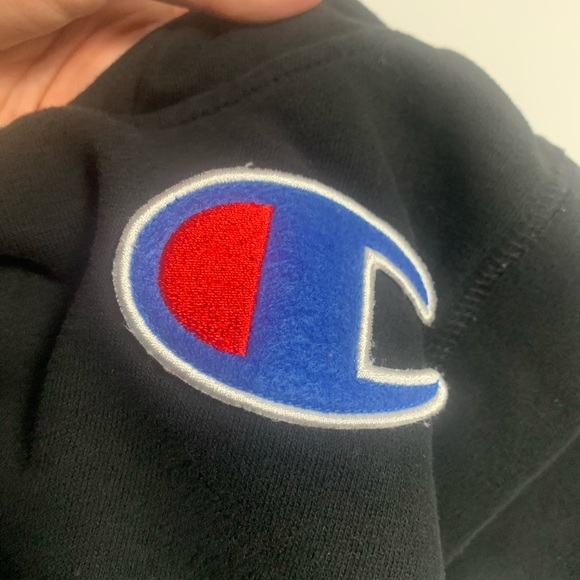 CHAMPION BLACK SWEATER WITH EXTRA LARGE LOGO - Picture 3 of 4